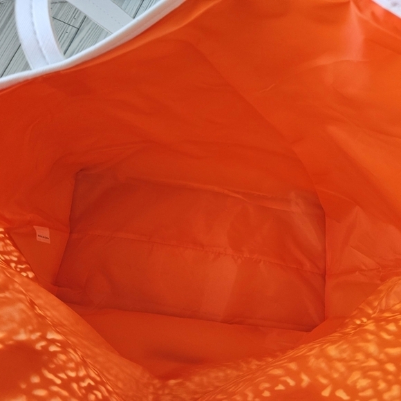 VINCE CAMUTO BELLA White & Orange Floral Laser Cut Faux Leather Tote Bag, EUC - Picture 9 of 13